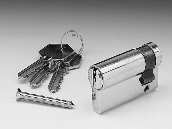 Fountain Valley Locksmith Service Fountain Valley, CA 714-548-3100 - apartment-lock-change